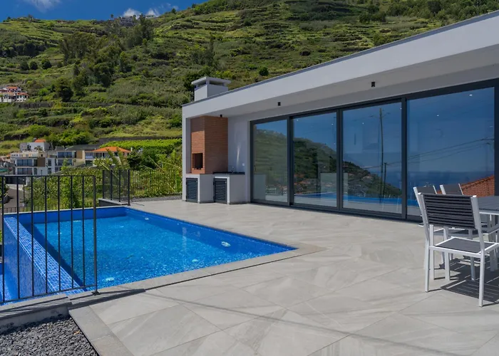 Villa Cove In Calheta *